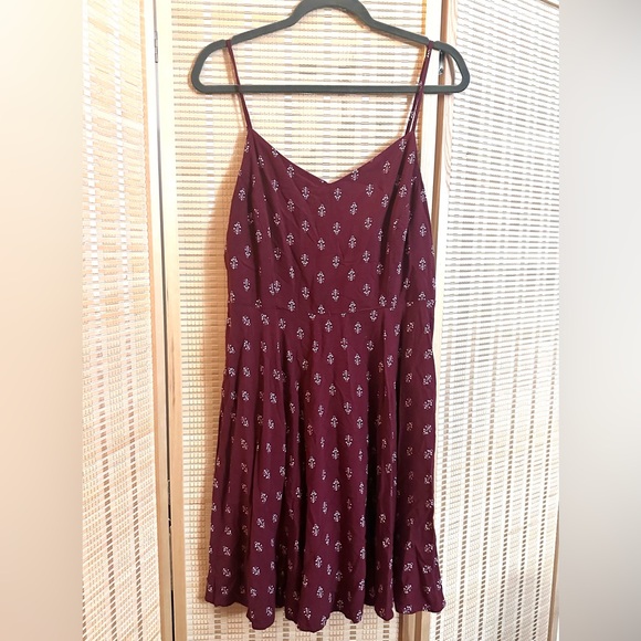 Old Navy Dresses & Skirts - Old Navy Burgundy Floral-Print Midi Dress